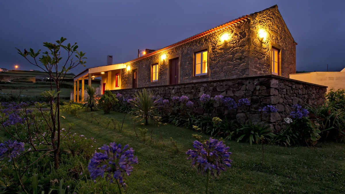 Algarvia Cottage | TRADICAMPO-CASA DA FONTE-RURAL HOUSE WITH LARGE GARDEN AND ASTONISHING VIEWS.