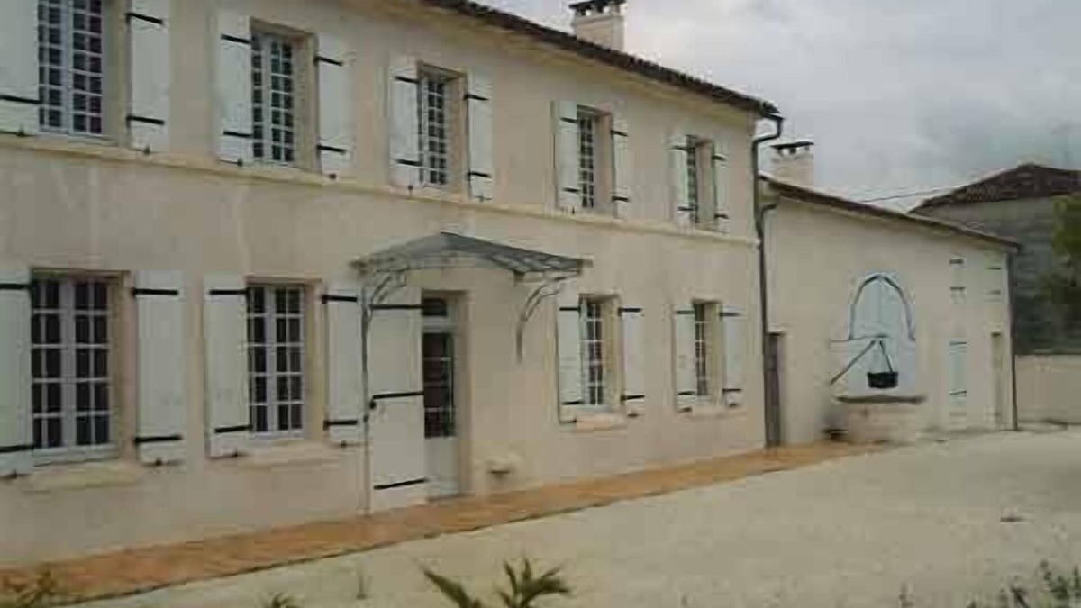 Salignac-sur-Charente House | Traditional Charentes house