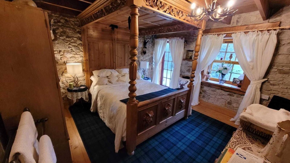 Dalry Cottage | Traditional 2-bed Cottage in Dalry