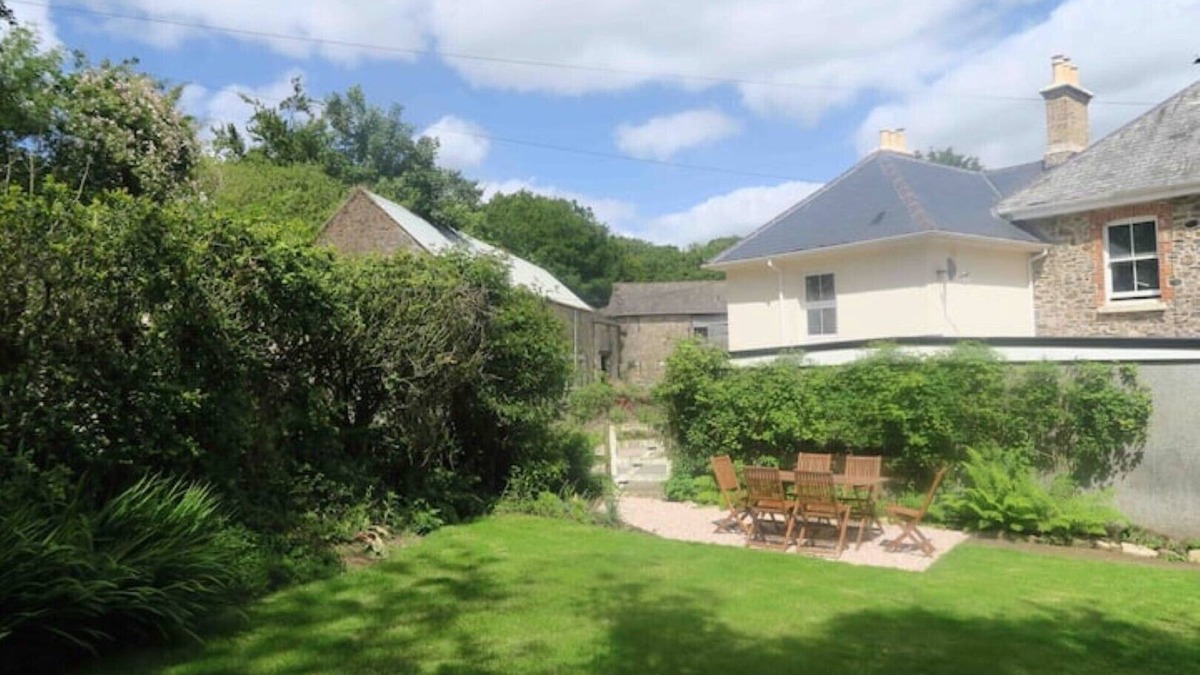 South Brent Cottage | Traditional 3 bedroom Cottage, Dartmoor & Beaches