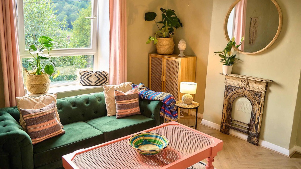 Wadsworth House | Traditional 3BR Home, 5-Min Walk to Hebden Centre