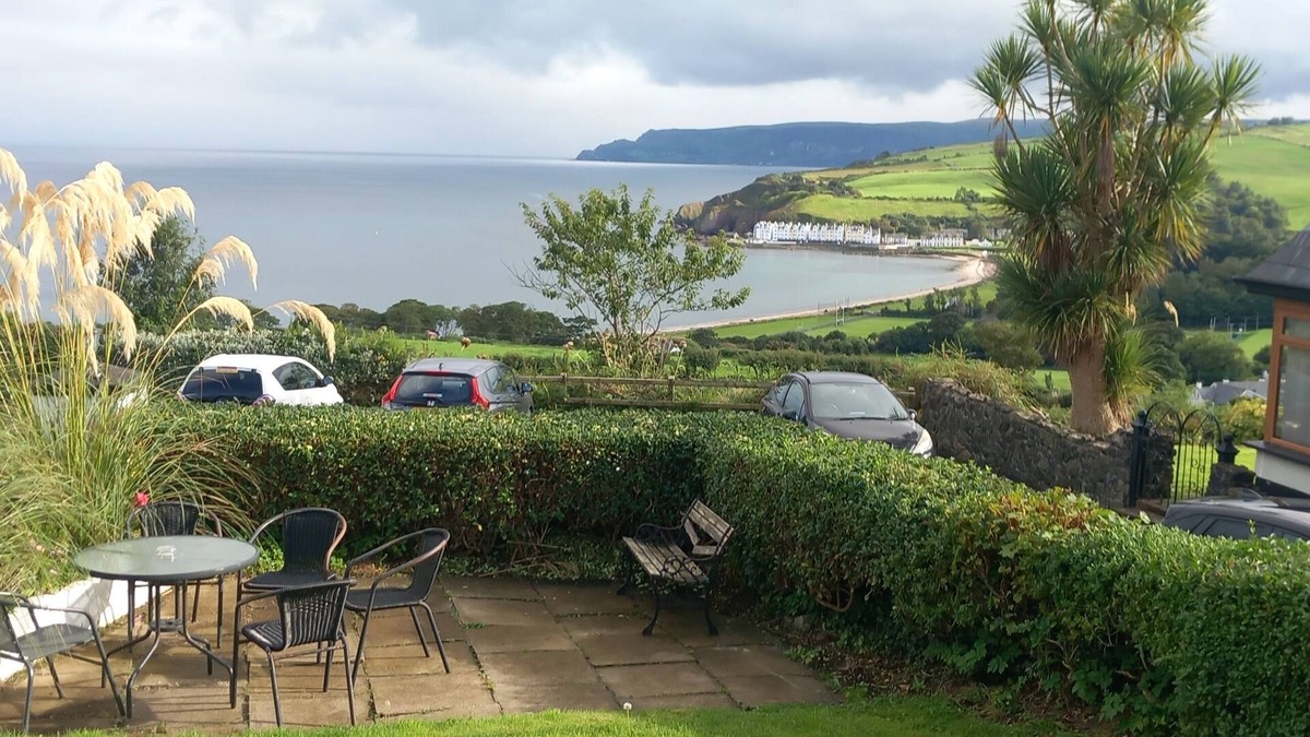 Cushendun House | Traditional 5 bedroom house overlooking Cushendun bay. Pet friendly.