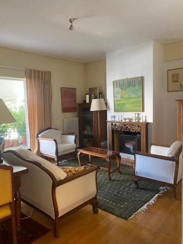 Neo Psychiko Apartment | Traditional And Spacious Apartment In Neo Psychiko