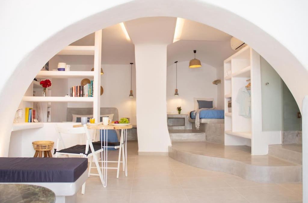 Marpissa Apartment | Traditional Arch House Paros