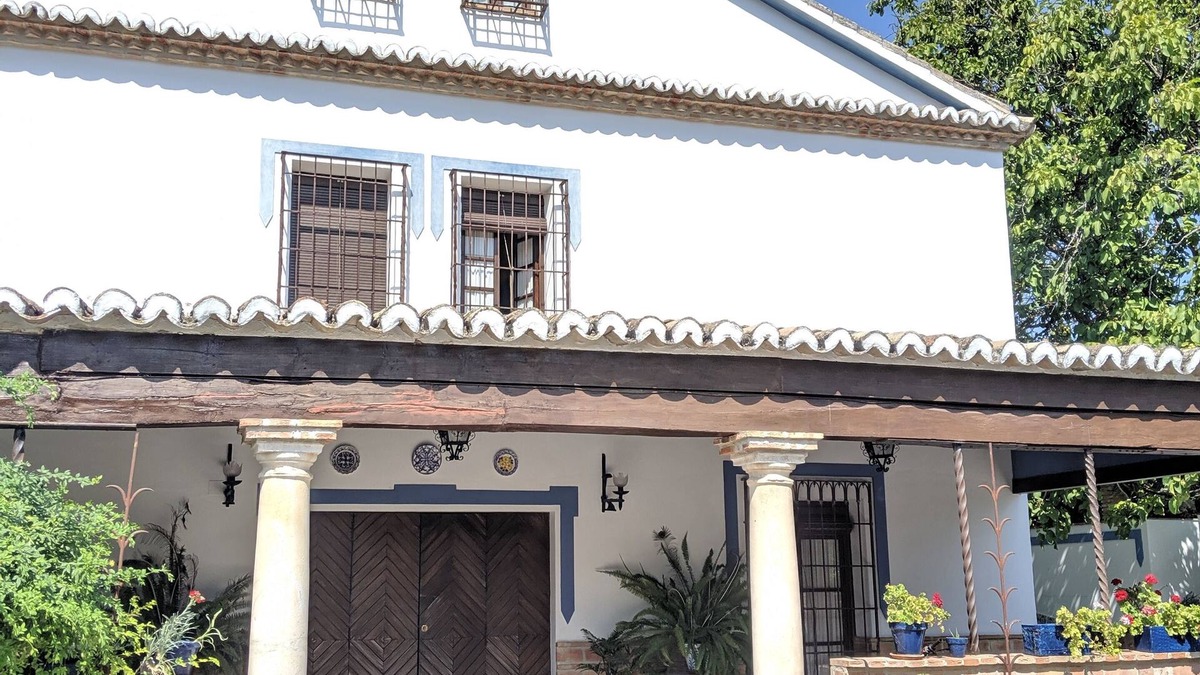 Baena House | TRADITIONAL ARCHITECTURE COUNTRY HOUSE