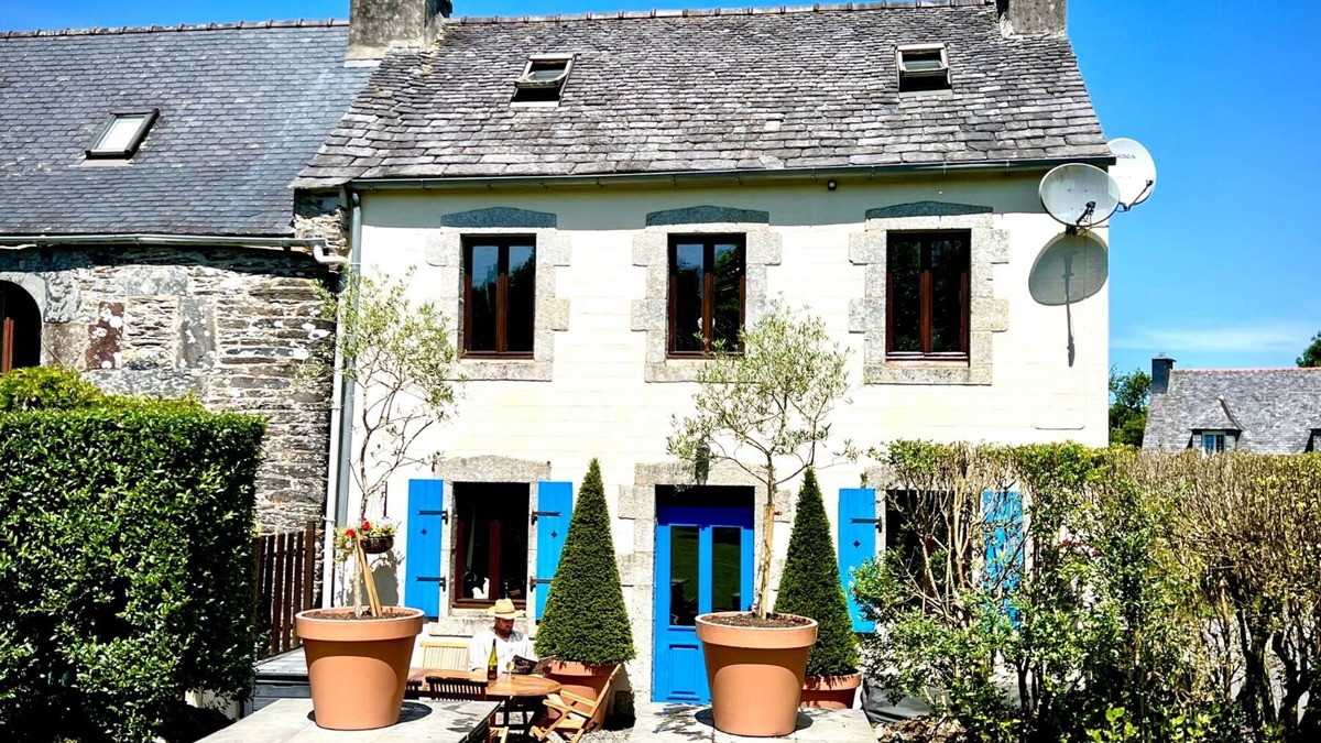 Sizun House | Traditional Breton home now a comfortable family gîte with heated swimming pool