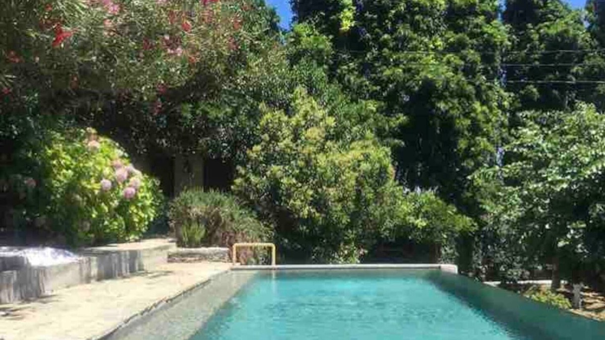 Andros Town Villa | Traditional converted Venetian forthouse