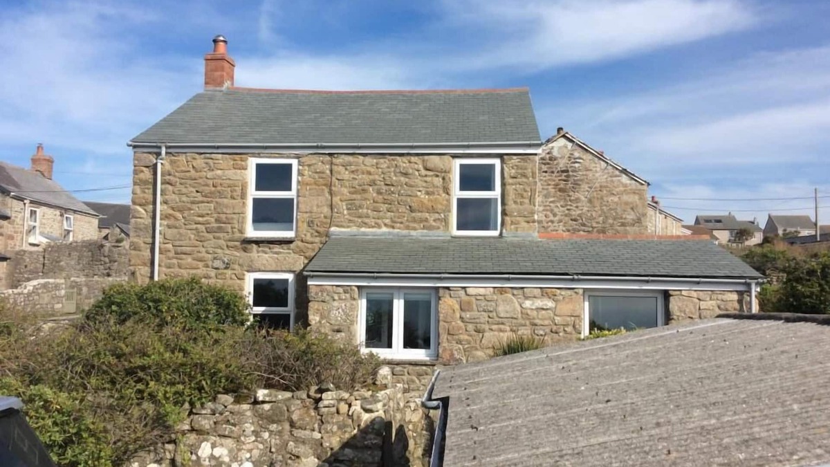 Lower Boscaswell Cottage | Traditional Cornish Stone Cottage with stunning views of the Atlantic