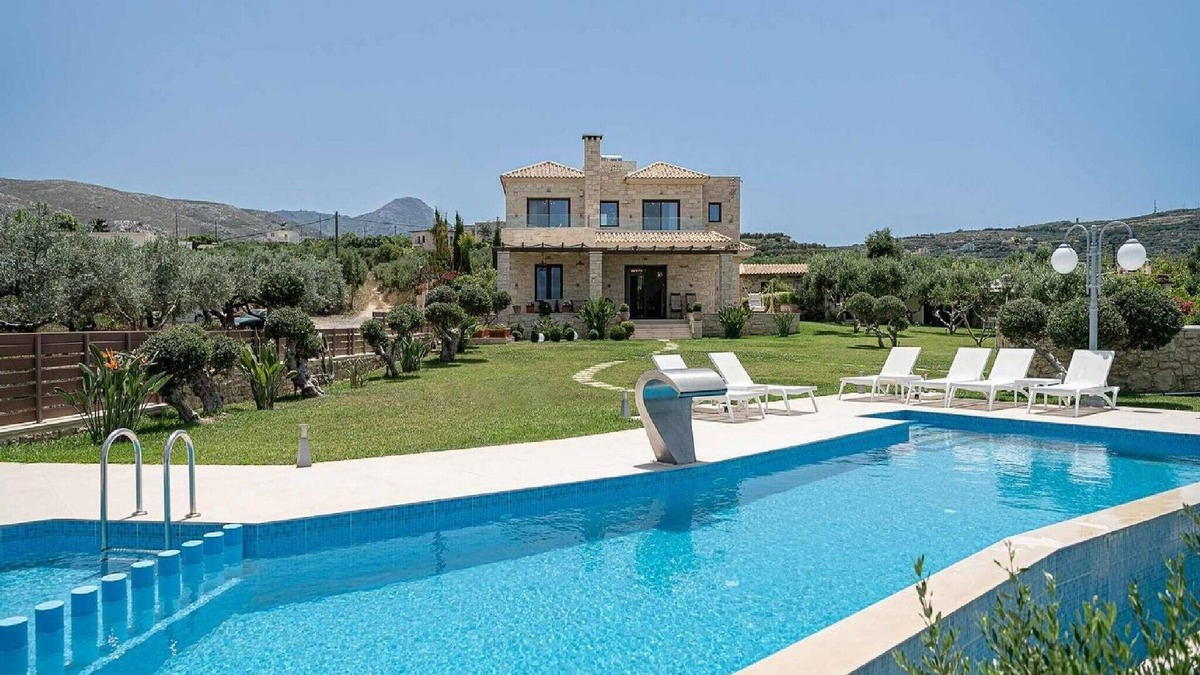 Gramvousa Villa | Traditional Crete Villa | Villa Horizon | 3 Bedrooms | Private Pool & Ouotdoor.