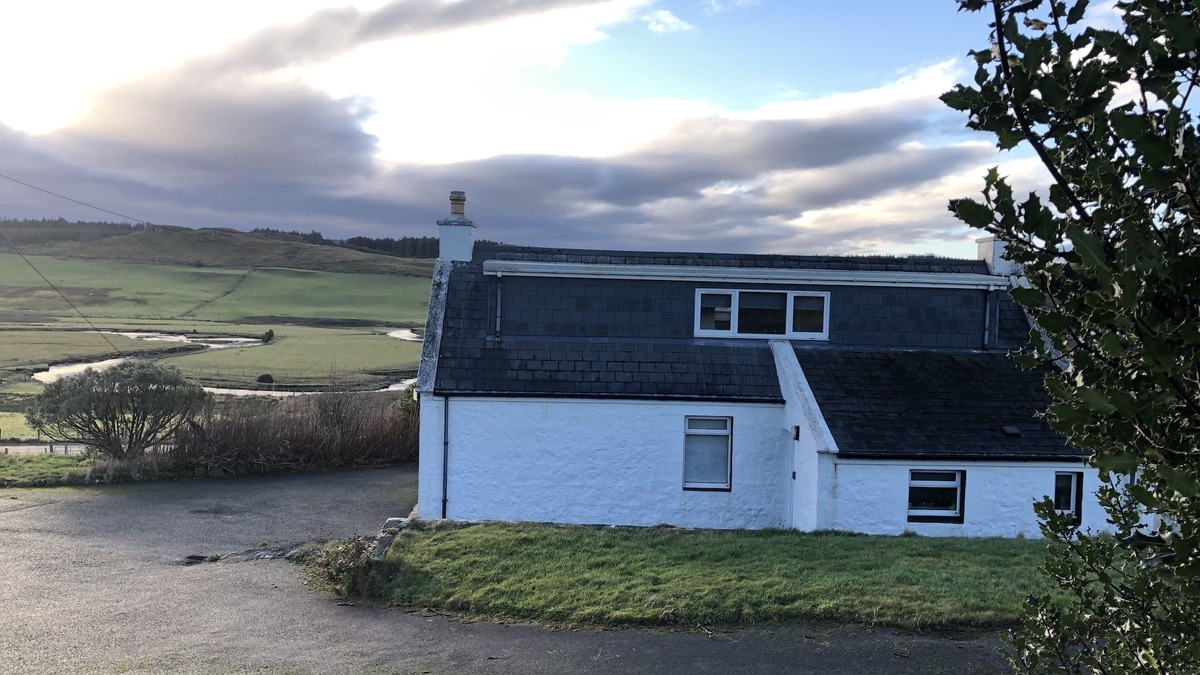 Suladale Cottage | Traditional Croft Cottage Overlooking The Snizort River - Portree, Isle Of Skye