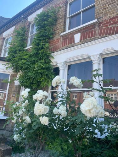 Plumstead House | Traditional English 4 bedroom home in Greenwich