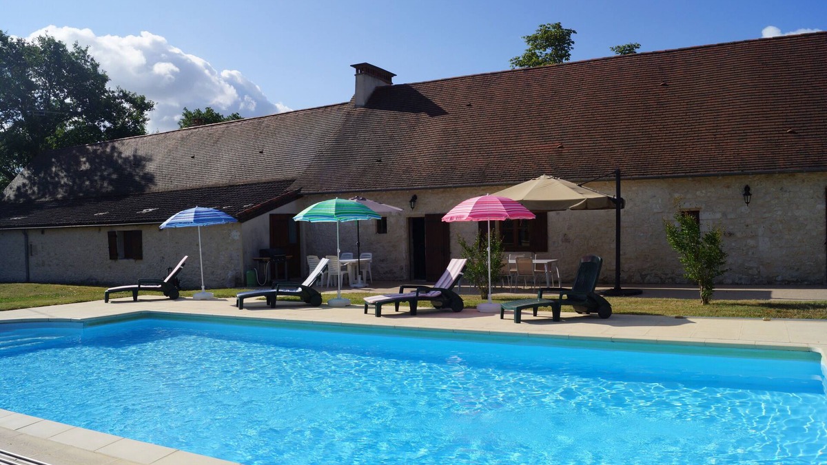 Monsaguel Cottage | Traditional farmhouse from the 18th century, renovated with pool, near Issigeac