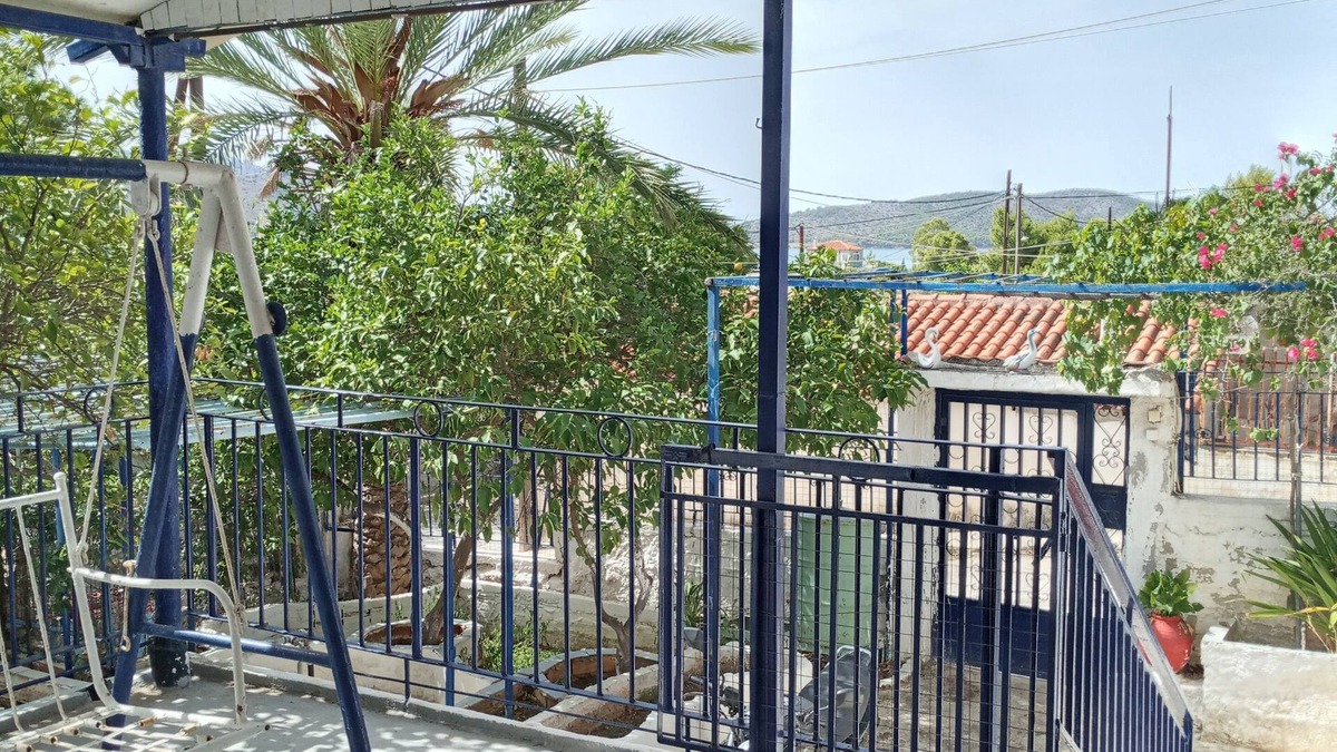 Thermi House | Traditional Greek island house
