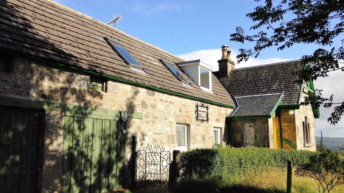 Marybank Cottage | Traditional highland cottage with magnificent panoramic views