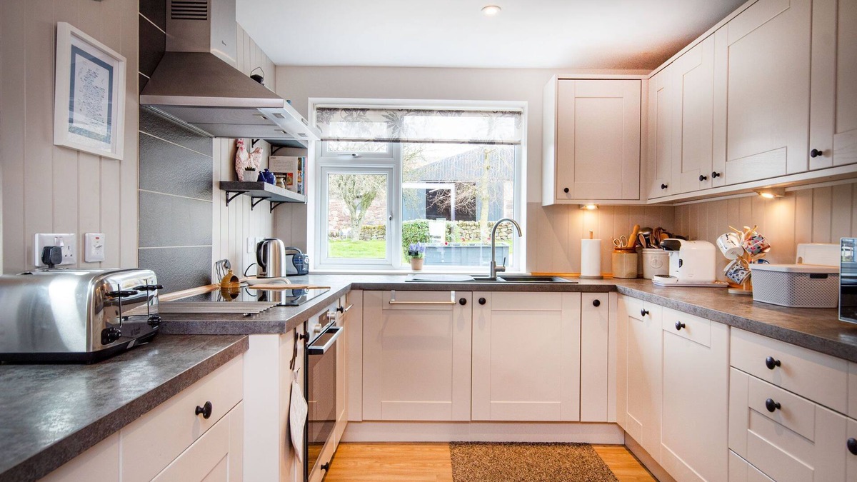 Golspie Cottage | Traditional Highland semi-detached old stone cottage