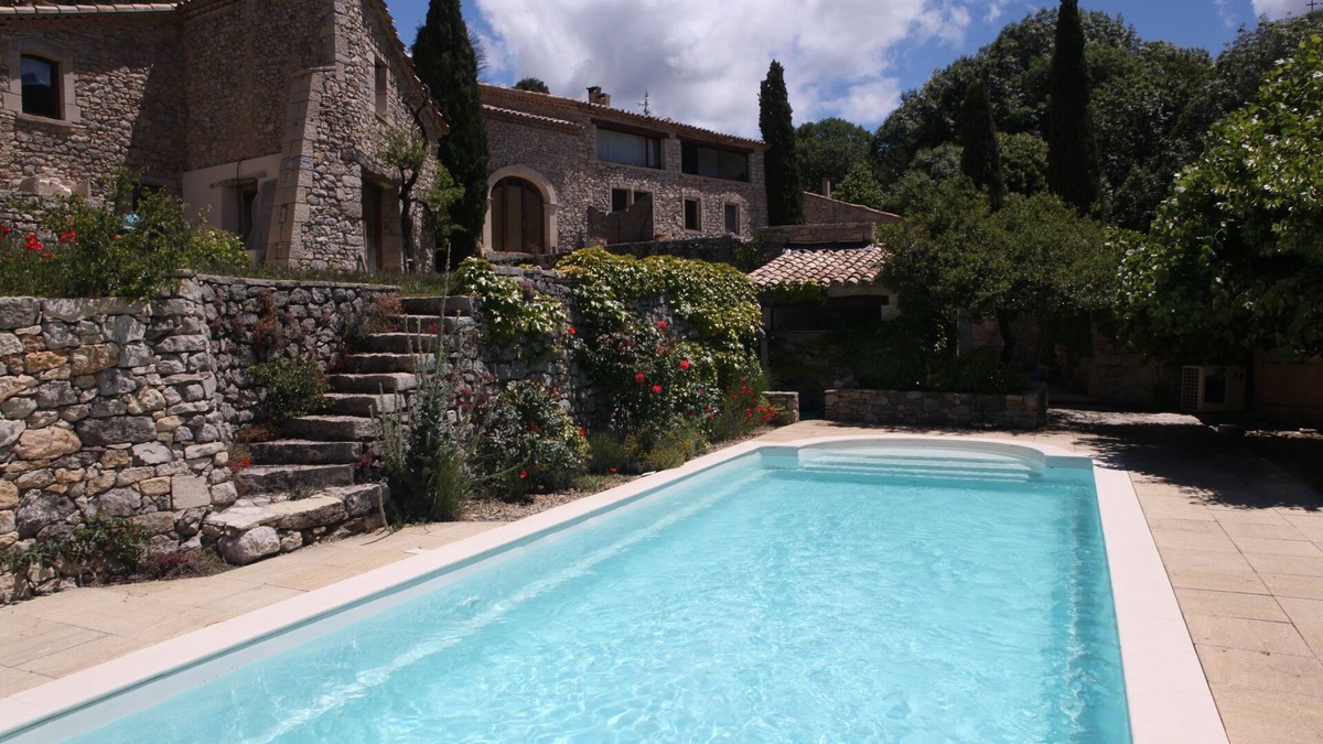 Barret-de-Lioure House | Traditional house completely renovated with view of the Ventoux and swimming pool