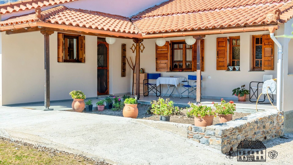 Sipiada Cottage | traditional house close to nature