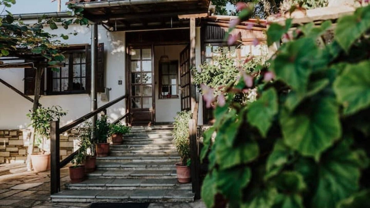 Portaria House | Traditional House In Portaria
