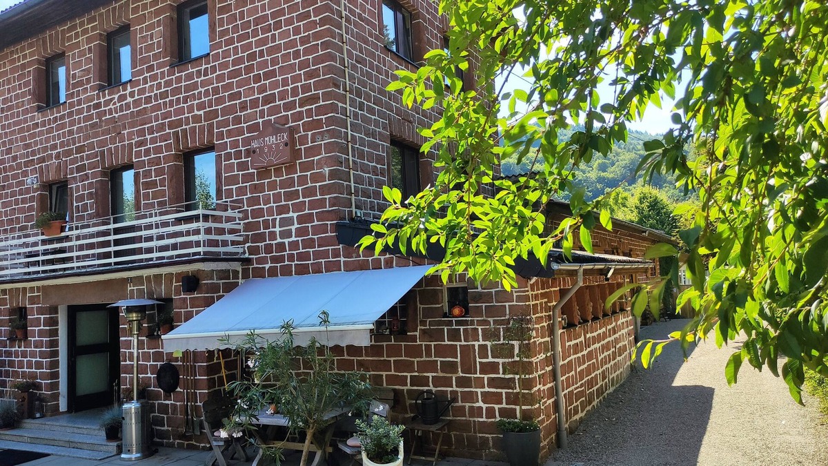 Iggelbach House | Traditional house Mühleck for groups of up to 22 people with pool, sauna and hot tub