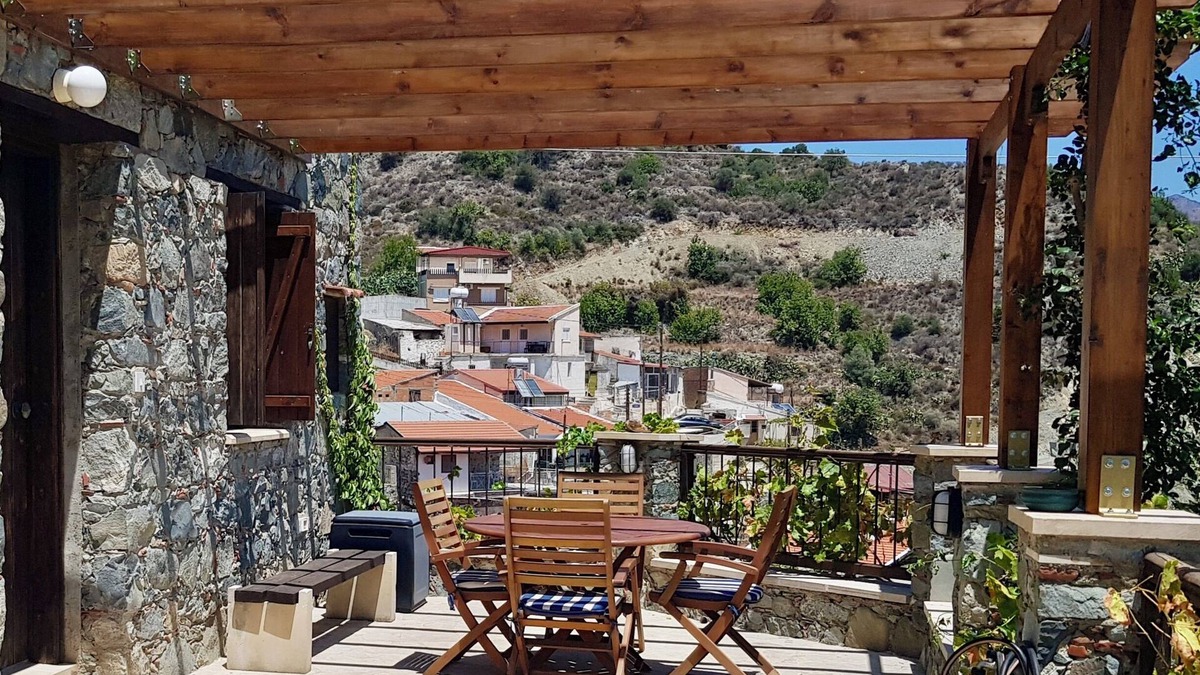 Pareklisia Cottage | Traditional House with Mountain View - Dierona Village