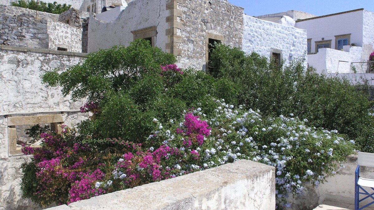 Chora House | Traditional House with Garden in Historic Town by JJ Hospitality-
