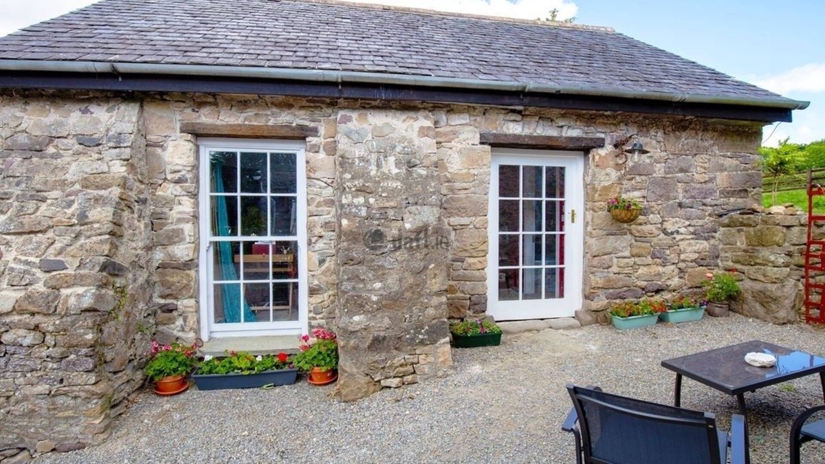 Killotteran Cottage | Traditional Irish 3/4 Berth Cottage