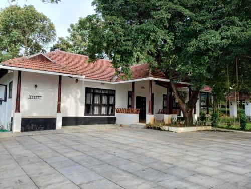 Kollam Villa | Traditional Kerala Home