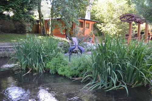 Hunton Bridge Ski Chalet | Traditional Log Cabin next to Harry Potter Studios