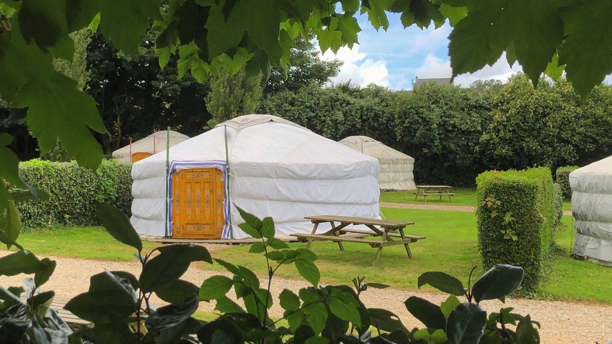 Berven Cabin | Traditional Mongolian yurt near Roscoff (sleeps up to 6)
