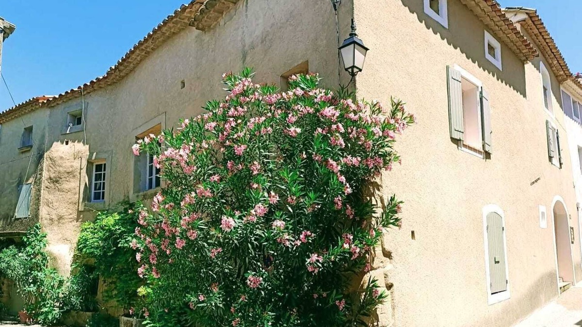 Villedieu House | Traditional Provence Village House with Rooftop Style & Boutique Chic