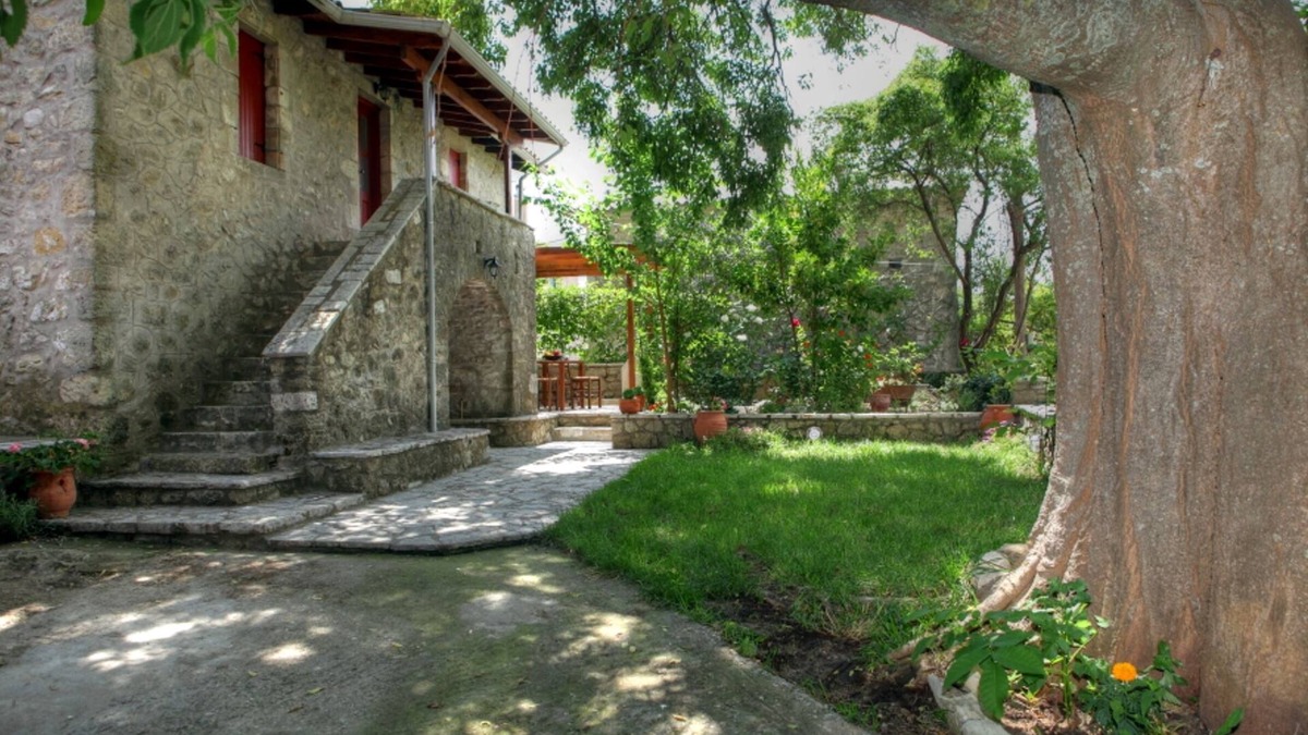 Nidri House | Traditional stone built cottage at the heart of the rural Lefkada