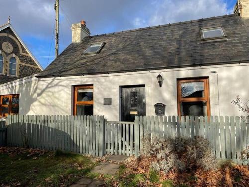 Llangwm House | Traditional Stone cottage in heart of the village