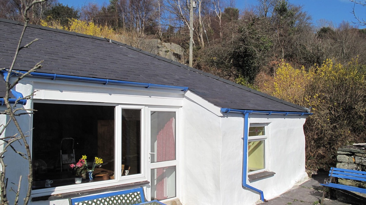 Gallt Y Foel Cottage | Traditional stone built cottage with fantastic view of lake and mountains