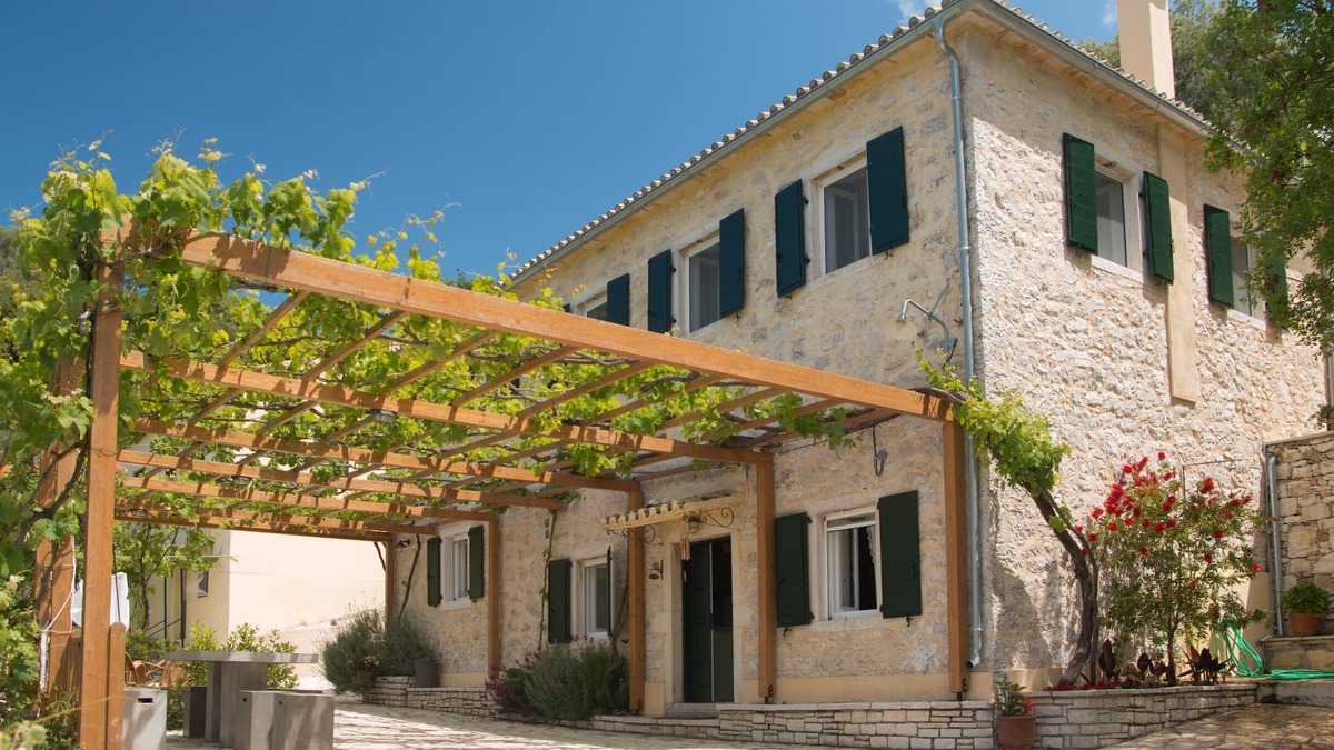 Petaleia Cottage | Traditional stone house