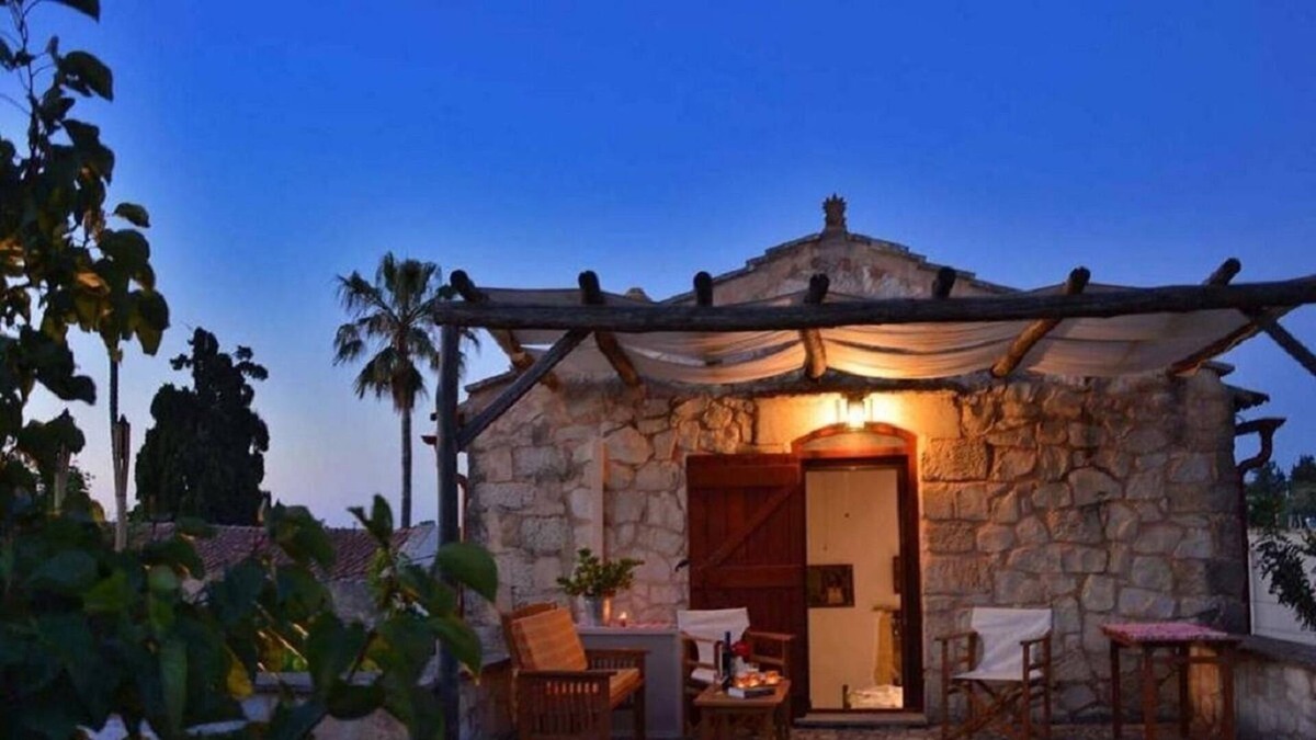 Vamos House | Traditional Stone House In Vamos