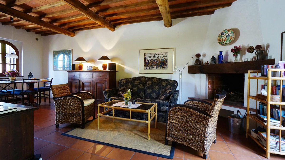 Caldana House | Traditional stone house in romatic tuscan villlage (near the sea)