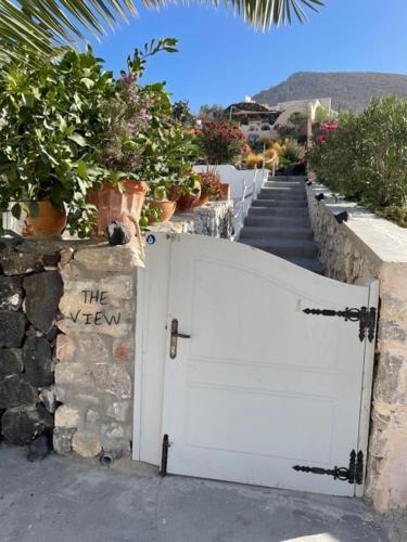 Emporio House | traditional summer cottage THE VIEW