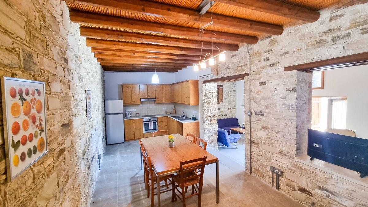 Skarinou Apartment | Traditional Village Pool Apartment