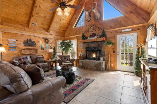 Branson Cedars House | Trail's End Cabin