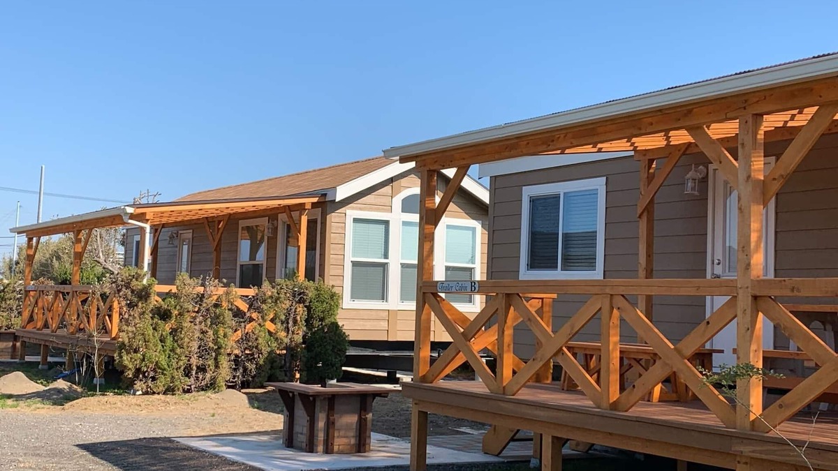 Asahi RV Rental | Trailer cabin Bedding included for up to 2 people/Asahi City Chiba