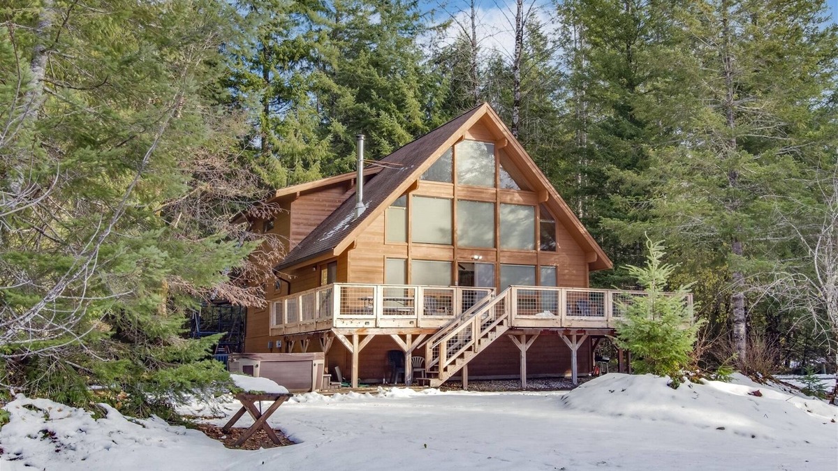 Packwood Cabin | Trails End | Hot Tub, Starlink