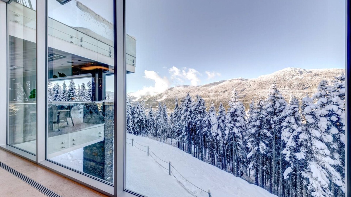 Whistler Creekside Ski Chalet | Trails End Kadenwood, super luxury estate, ski-in/out, hot tub, putting green