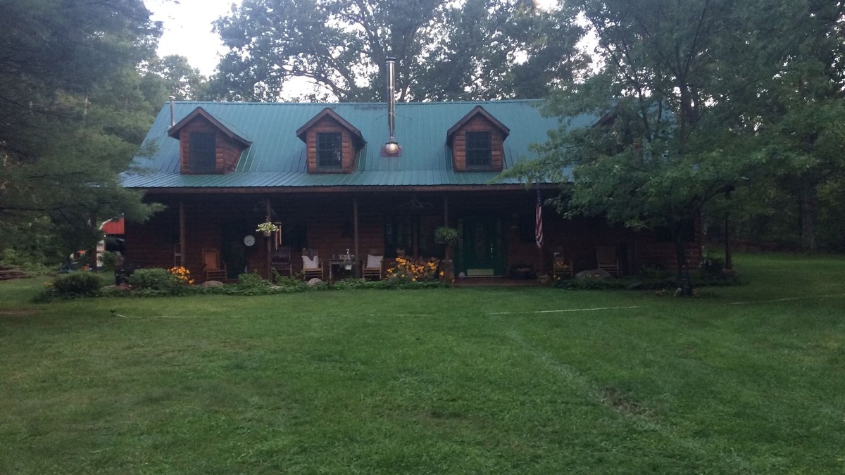 Luther Cottage | Trails end River cottage prime family spot one week left last week of August
