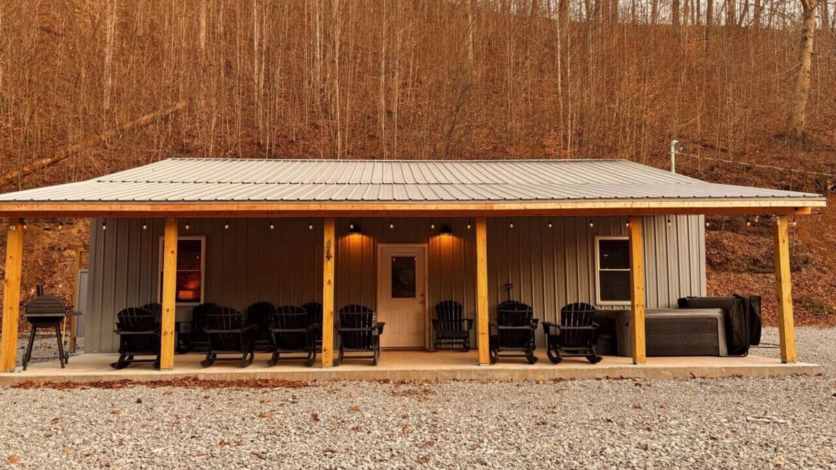 Newtown Cabin | Trailside Lodge | 10 Sec to Trail, Hot Tub + Fire Pit