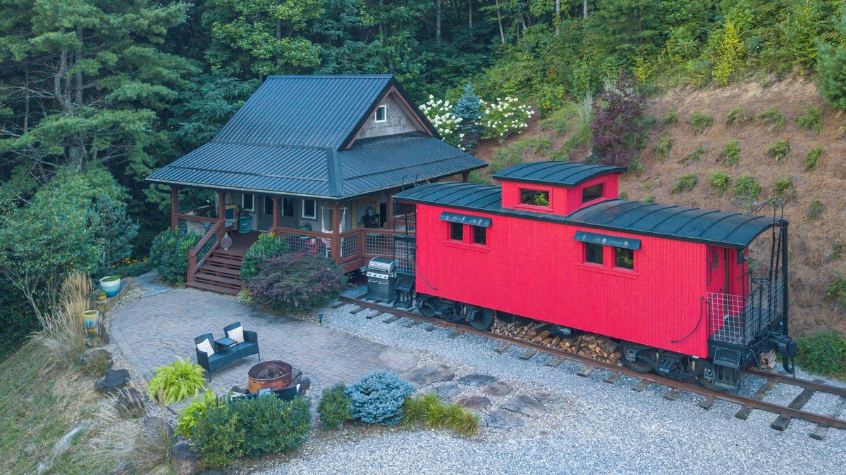 Waynesville Cottage | Train Caboose w/Upscale Amenities Minutes to Waynesville & Asheville