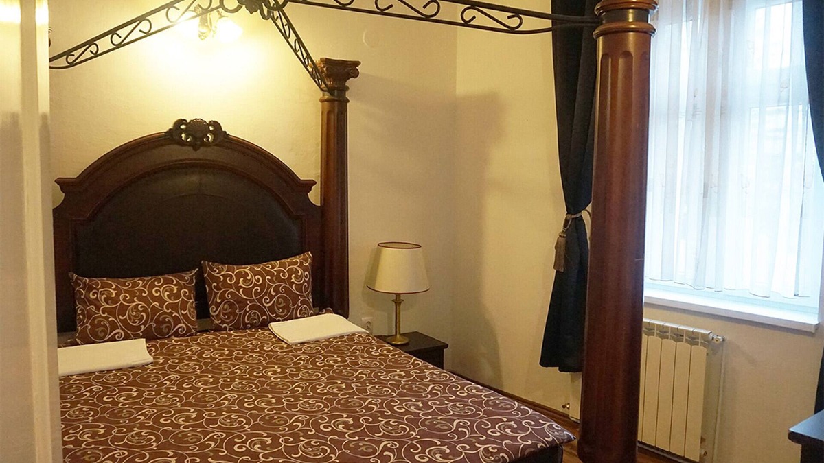 Center Apartment | Trajan Apartments - City Center Apartments
