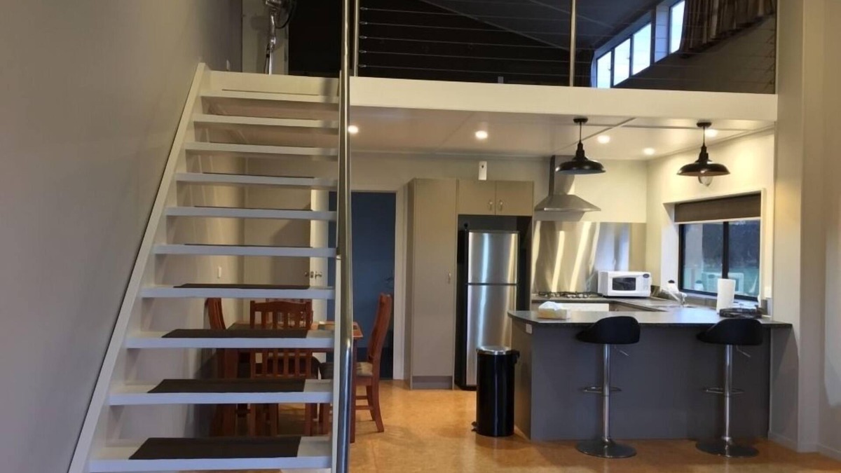 Whakatu Apartment | Tramal Studio Apartment semi rural outlook.