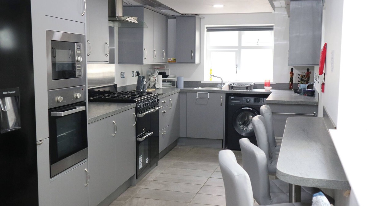 MacMerry House | Tranent Bridge House - 6 Bedroom Retreat
