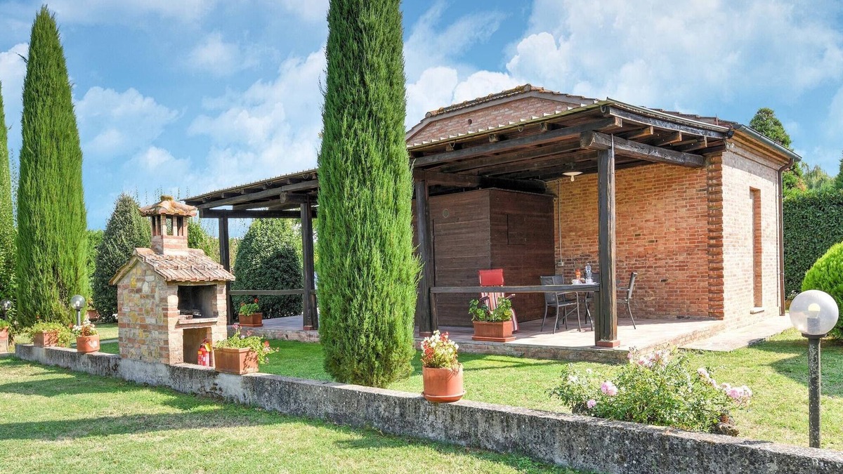 Ferretto House | Tranquil Stay in Montepulciano