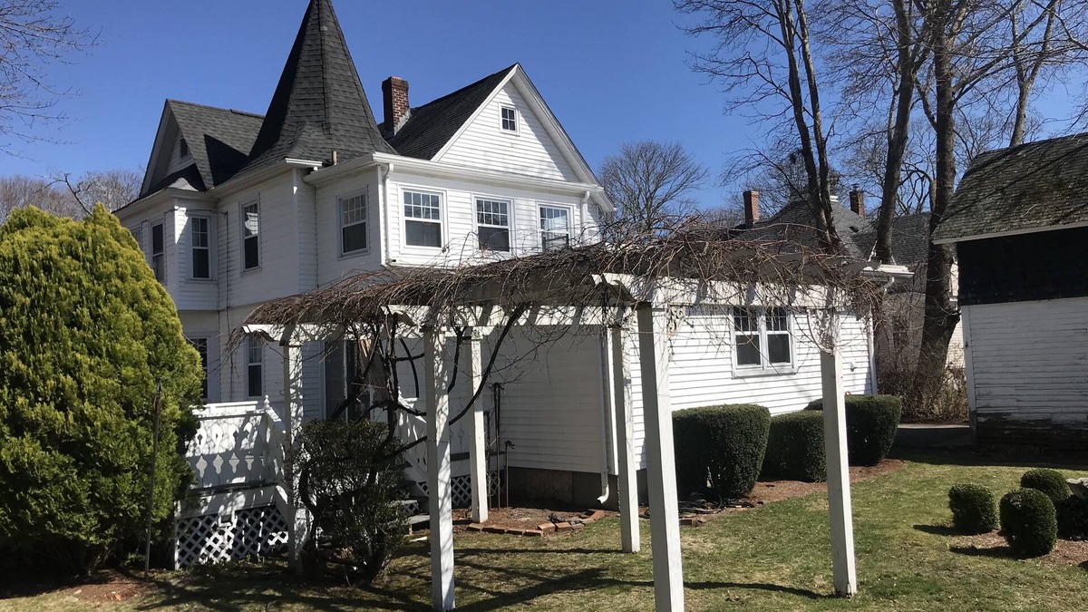 Wakefield-Peacedale House | Tranquil 1875 Victorian with beautiful grounds and inground pool